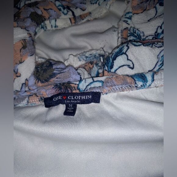 One Clothing floral crop top - Picture 3 of 3